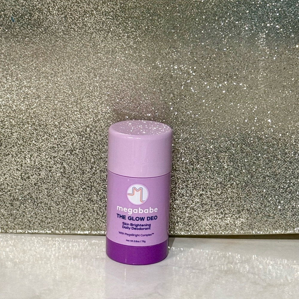 5 for $25 item 🌺 Megababe The Glow Deo Skin Brightening Daily Deodorant